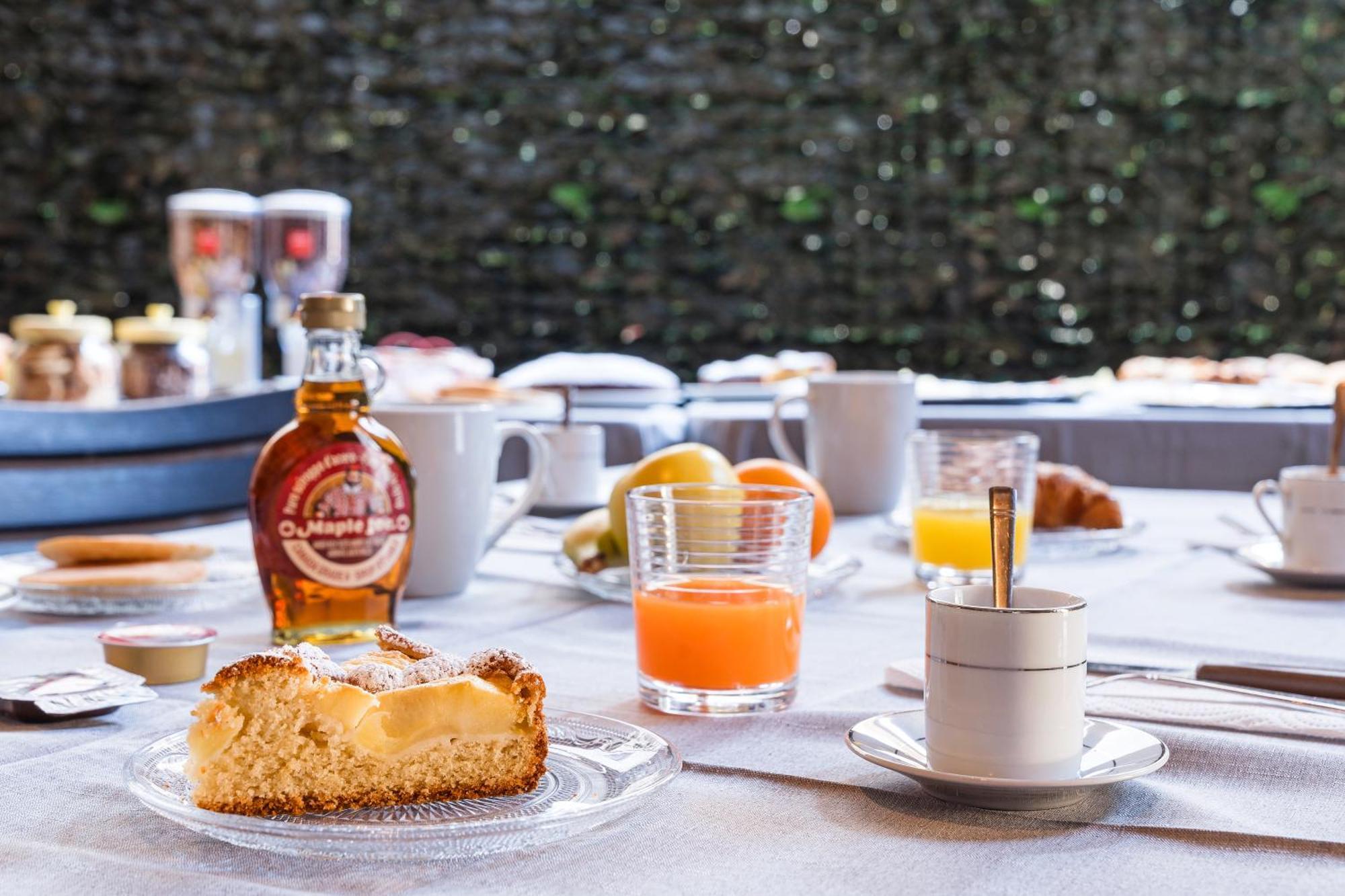 B&B La Corte And Home Restaurant - Free Parking - 10 Minutes To The Lake And Centre Como Exteriör bild
