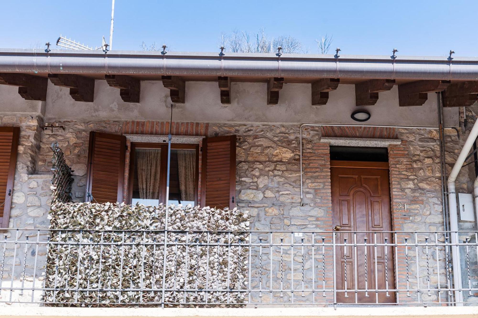 B&B La Corte And Home Restaurant - Free Parking - 10 Minutes To The Lake And Centre Como Exteriör bild