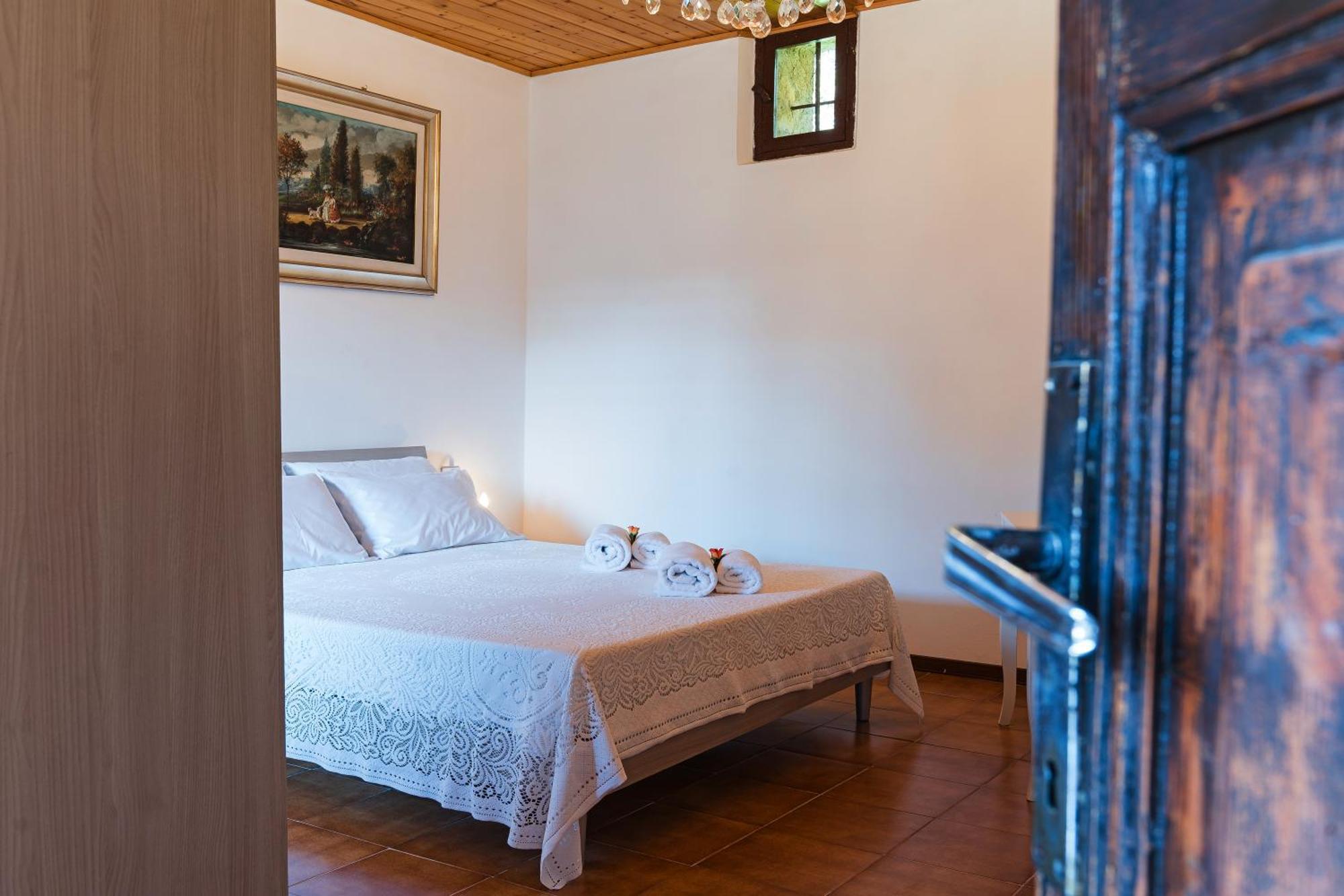 B&B La Corte And Home Restaurant - Free Parking - 10 Minutes To The Lake And Centre Como Exteriör bild