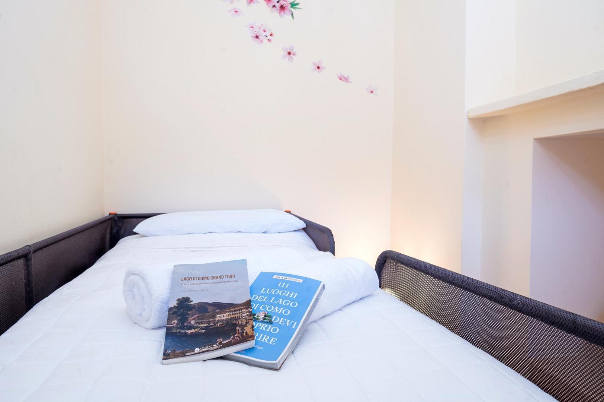 B&B La Corte And Home Restaurant - Free Parking - 10 Minutes To The Lake And Centre Como Exteriör bild