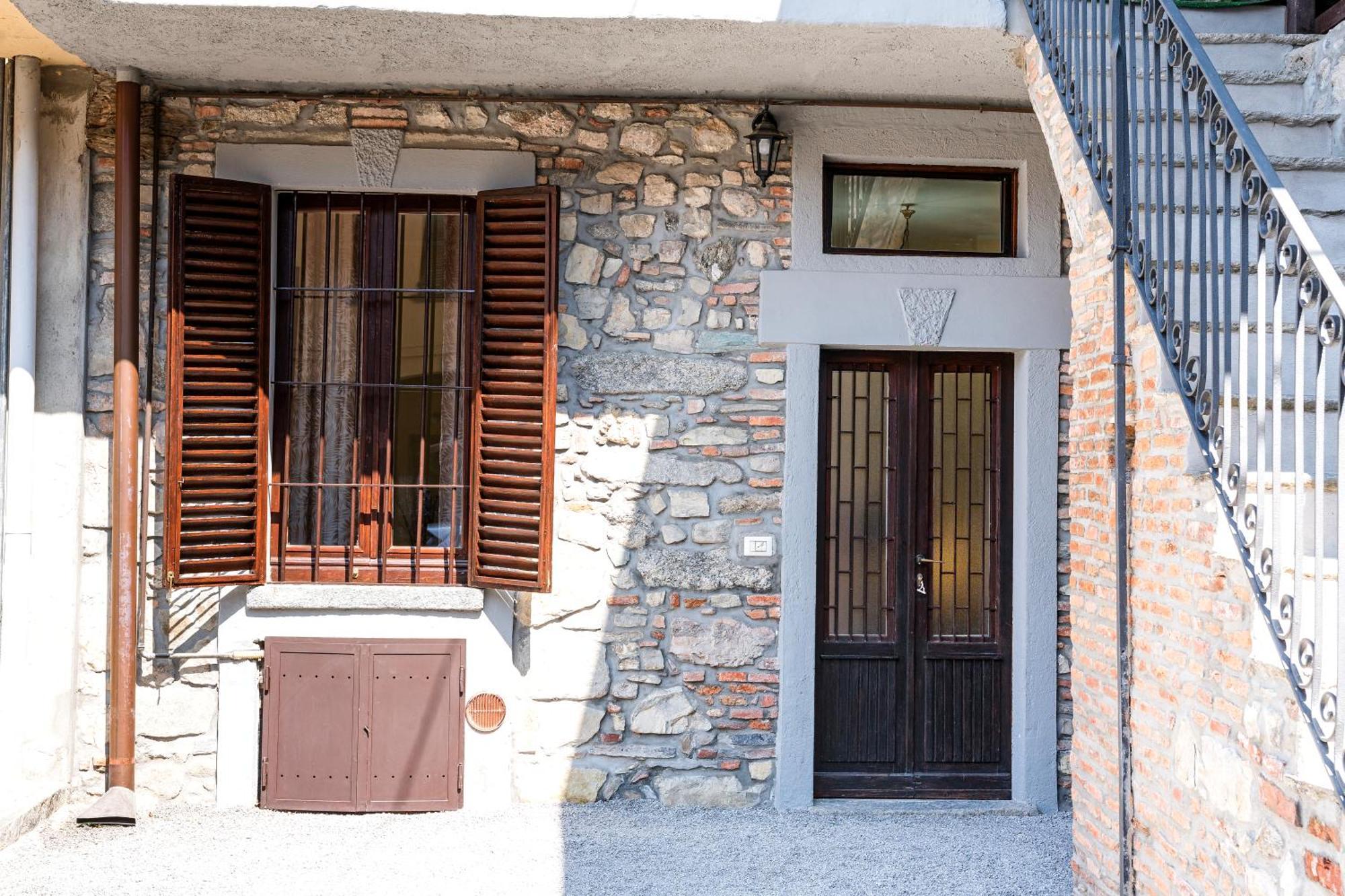 B&B La Corte And Home Restaurant - Free Parking - 10 Minutes To The Lake And Centre Como Exteriör bild
